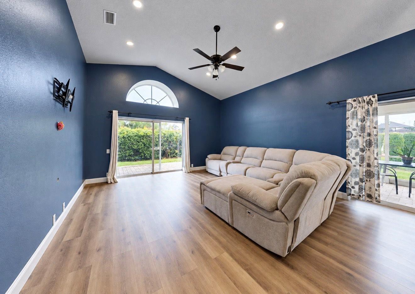 4115 MURFIELD DR E — photo 21