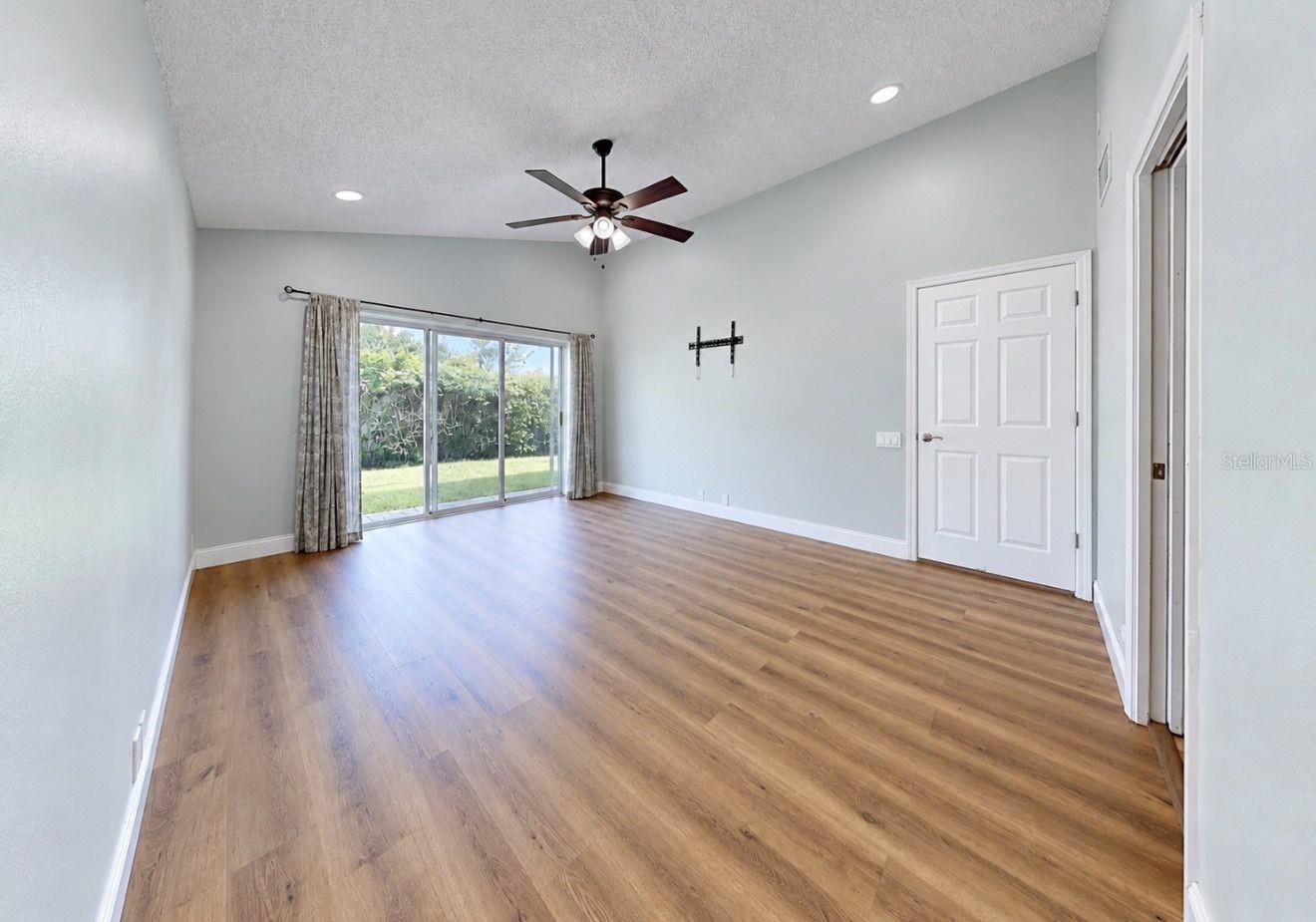 4115 MURFIELD DR E — photo 28
