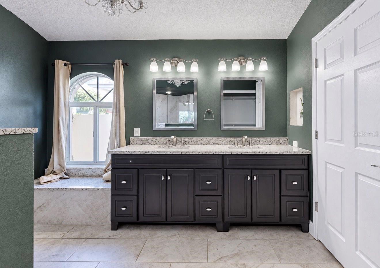 4115 MURFIELD DR E — photo 30