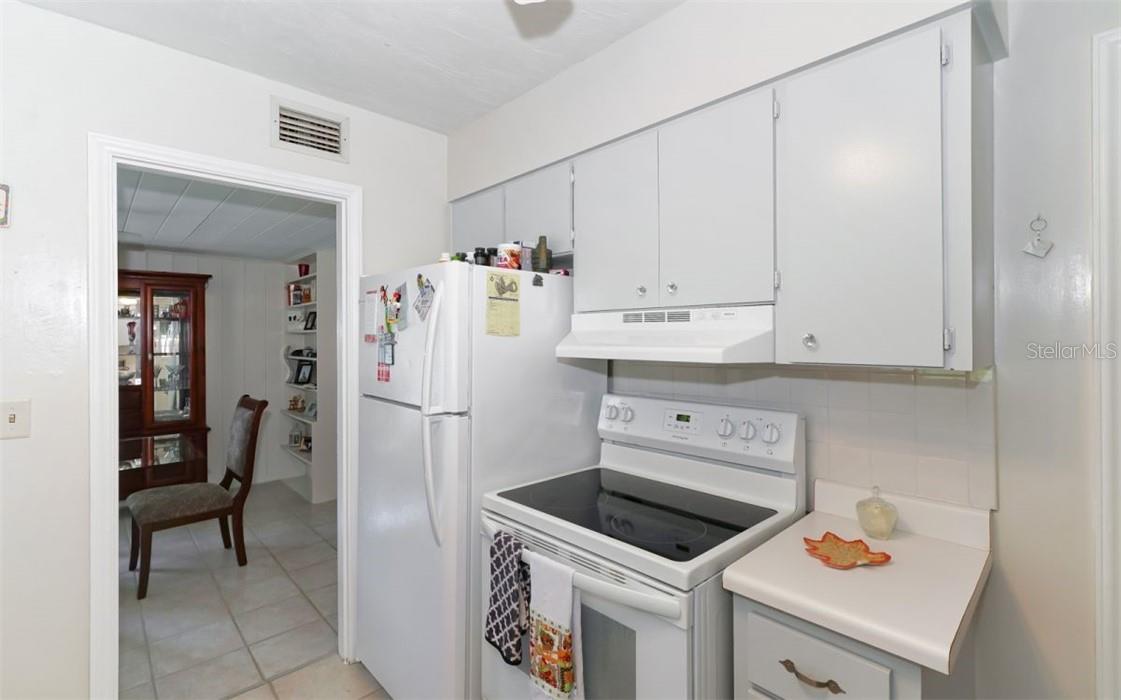 2141 SUNNYSIDE LN — photo 9