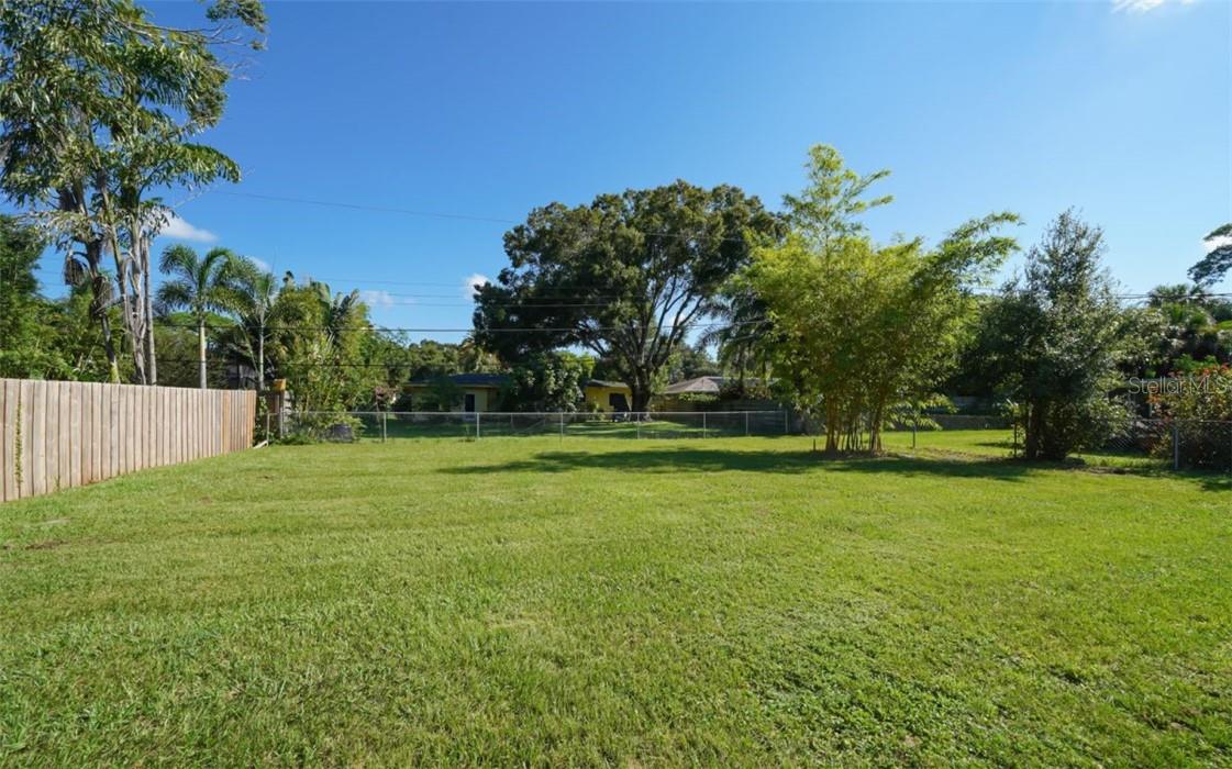 2141 SUNNYSIDE LN — photo 18