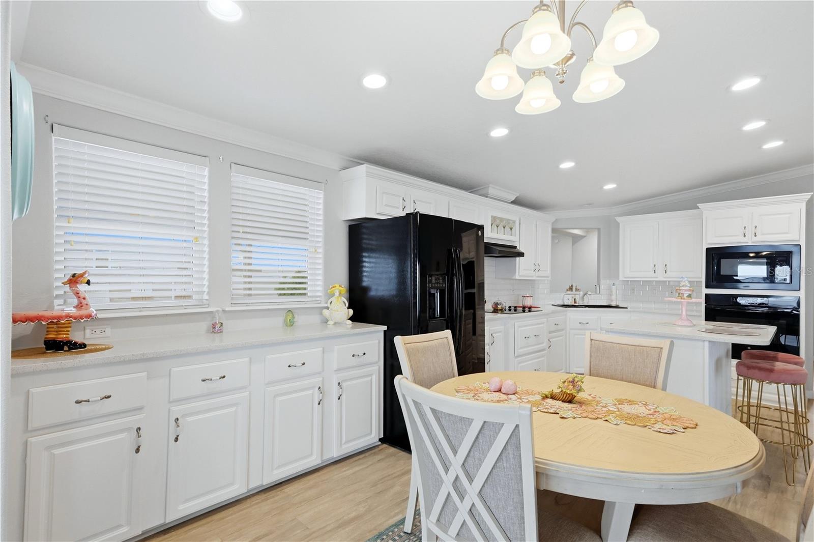 34 BAYVIEW DR — photo 18