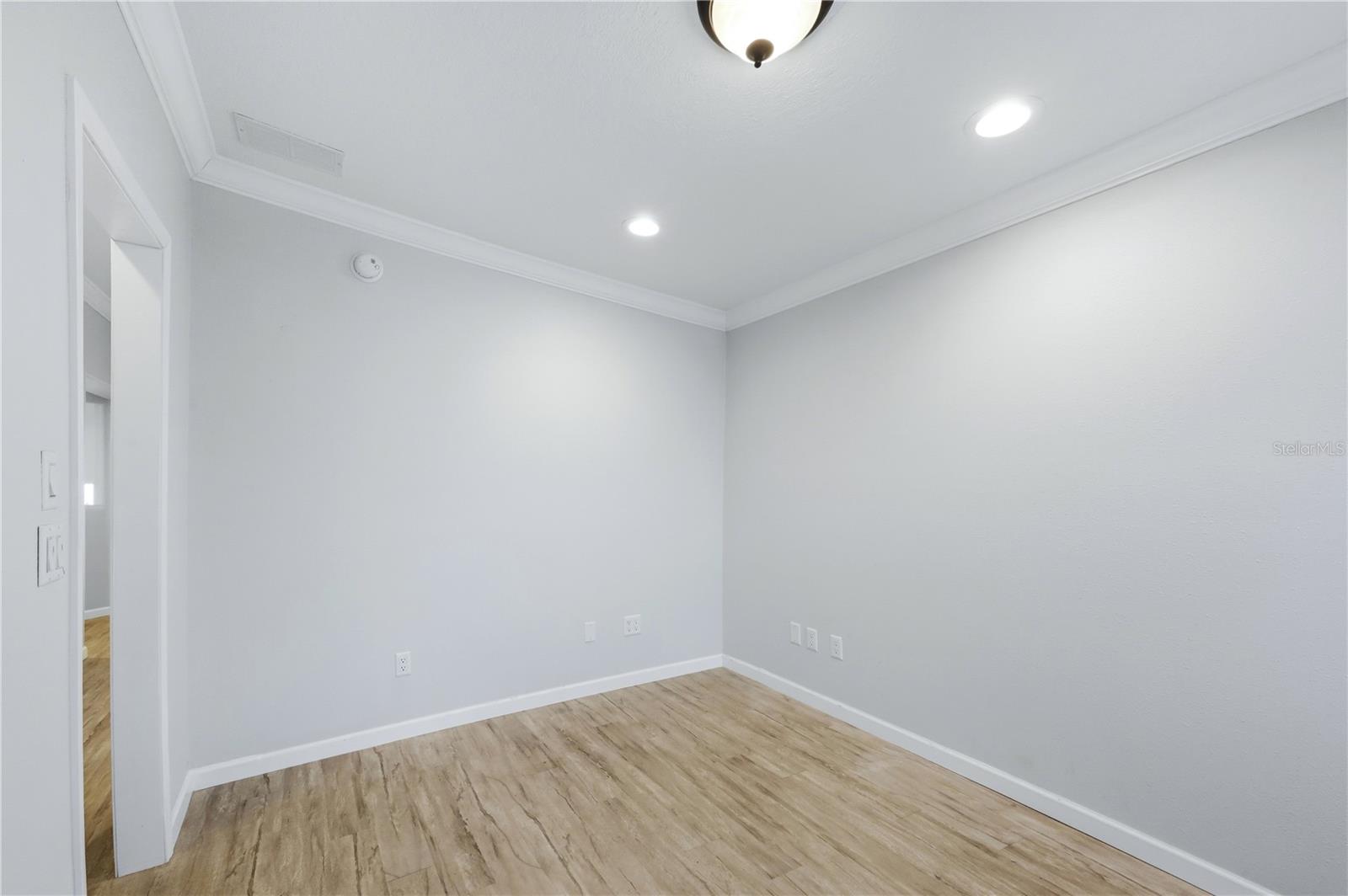 34 BAYVIEW DR — photo 41