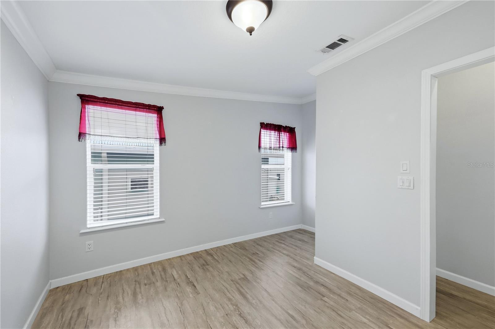 34 BAYVIEW DR — photo 40