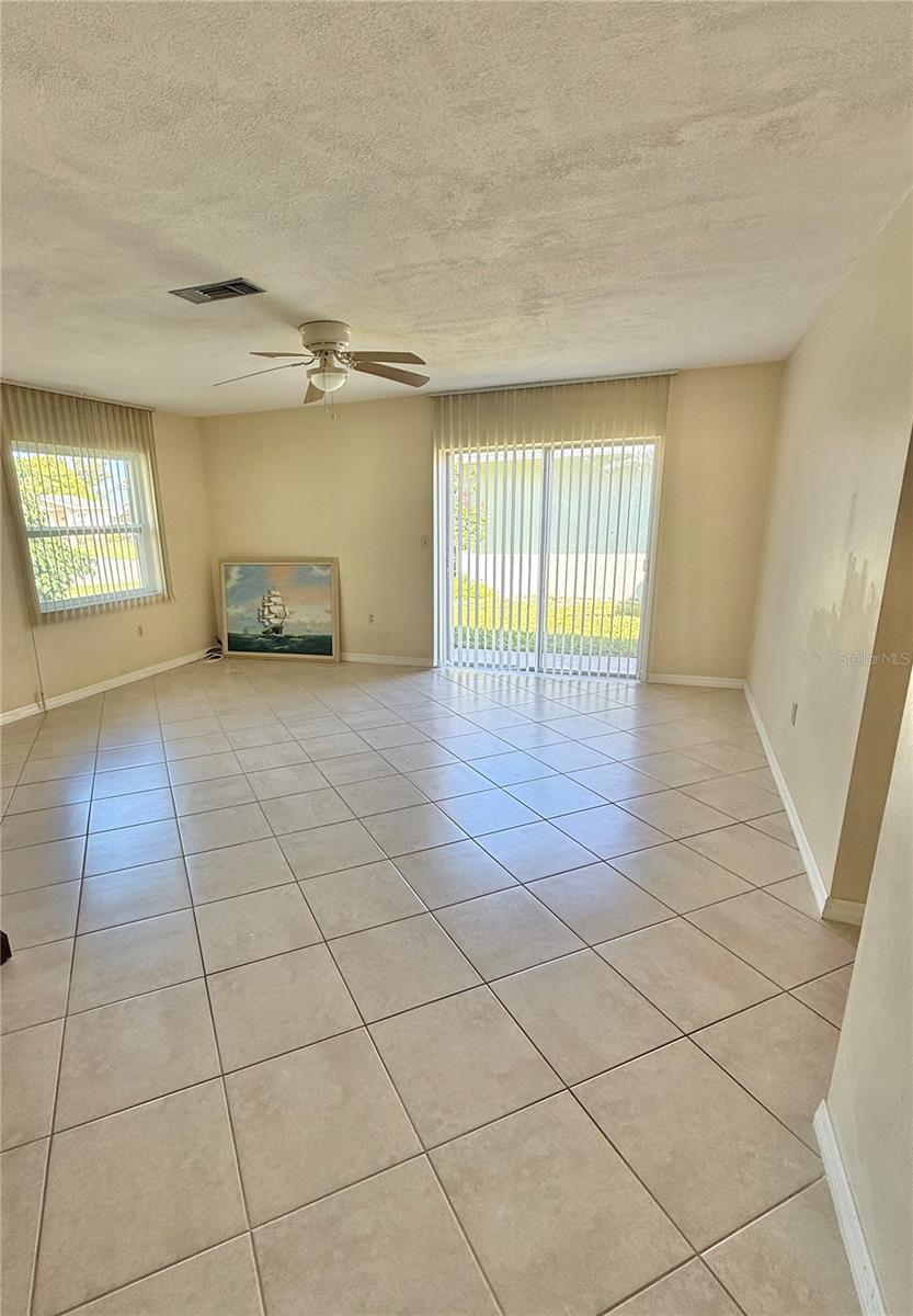 1036 HOPE ST — photo 4