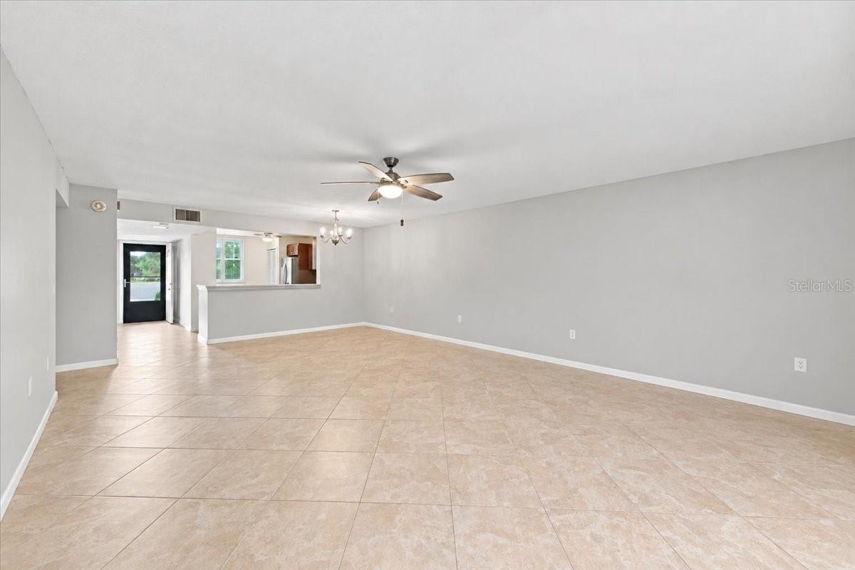 411 PALM TREE DR #411 — photo 11