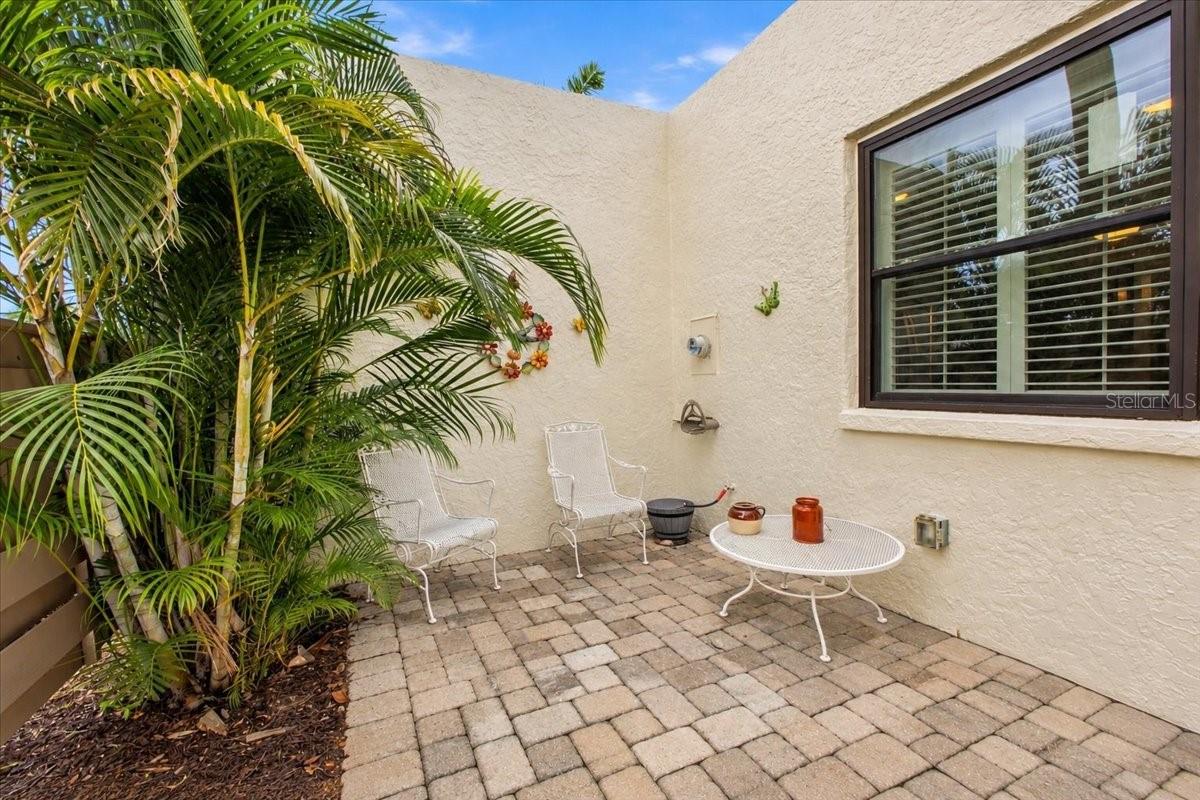 411 PALM TREE DR #411 — photo 2