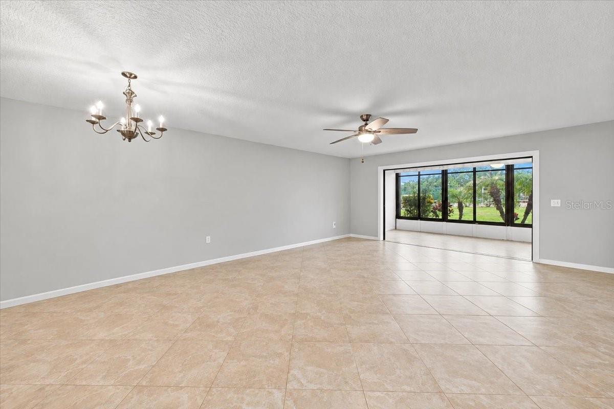 411 PALM TREE DR #411 — photo 9