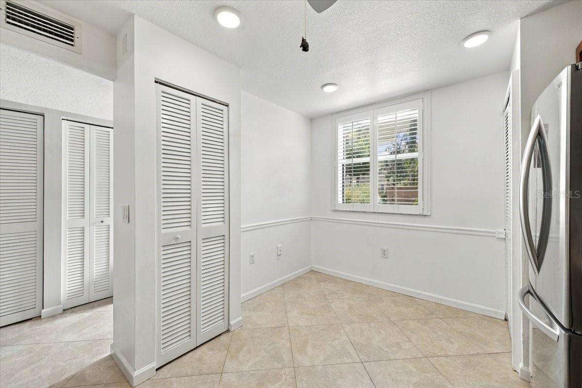 411 PALM TREE DR #411 — photo 8