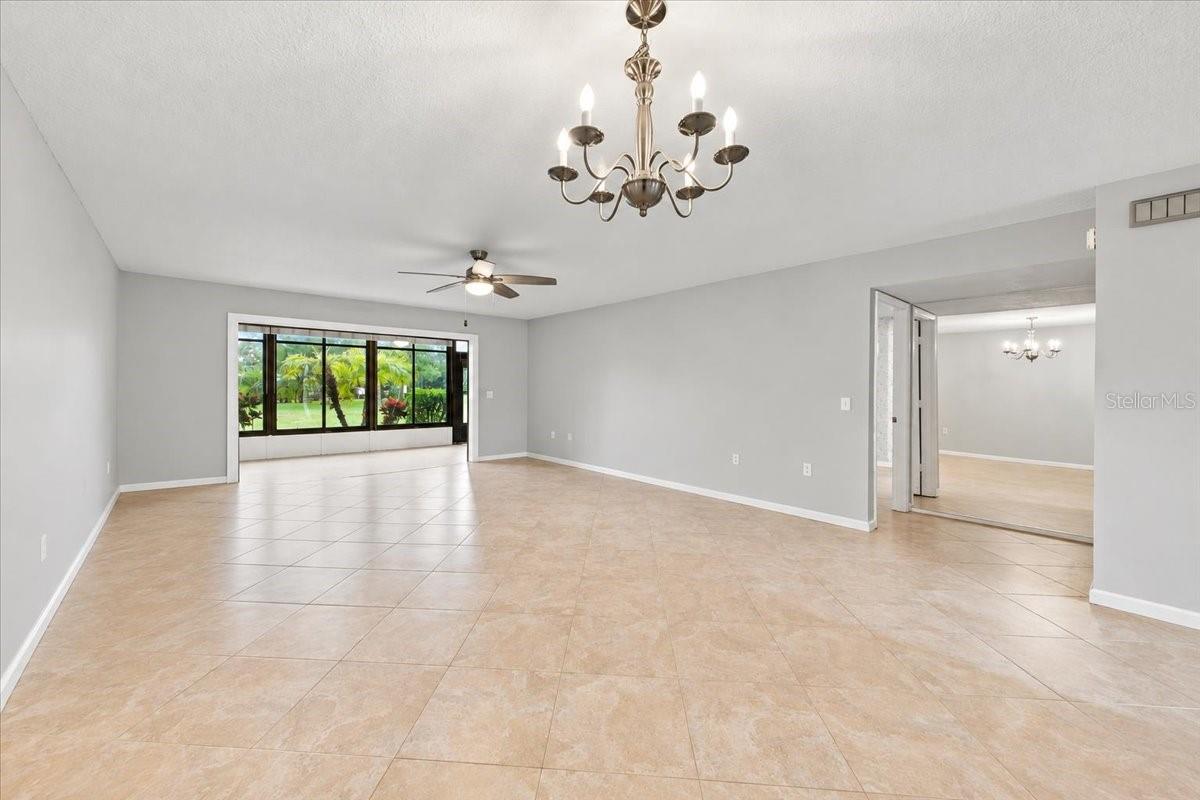 411 PALM TREE DR #411 — photo 10