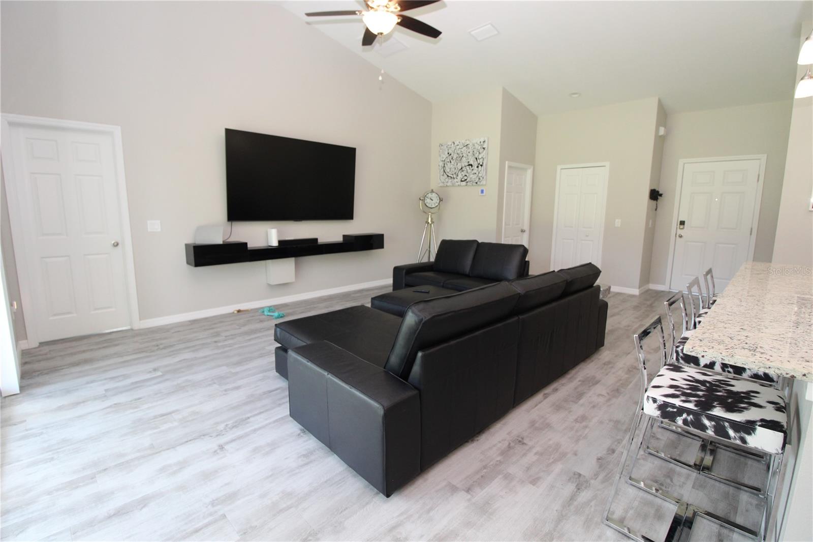 1888 FRANKLIN LN — photo 12