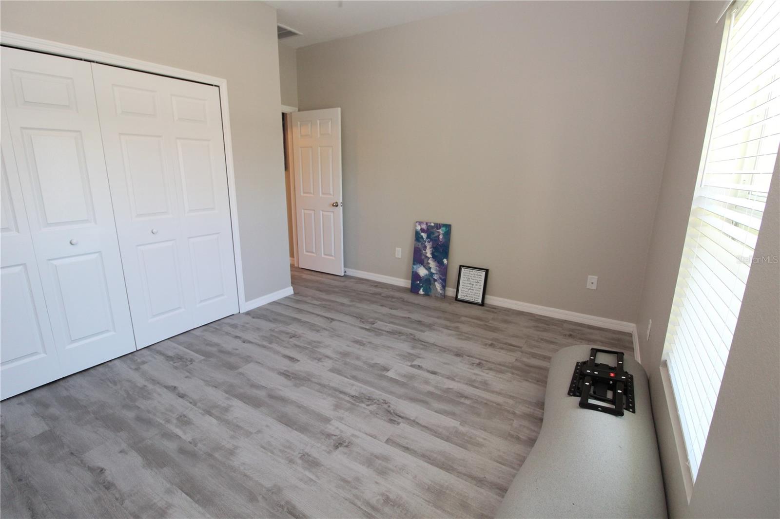 1888 FRANKLIN LN — photo 33
