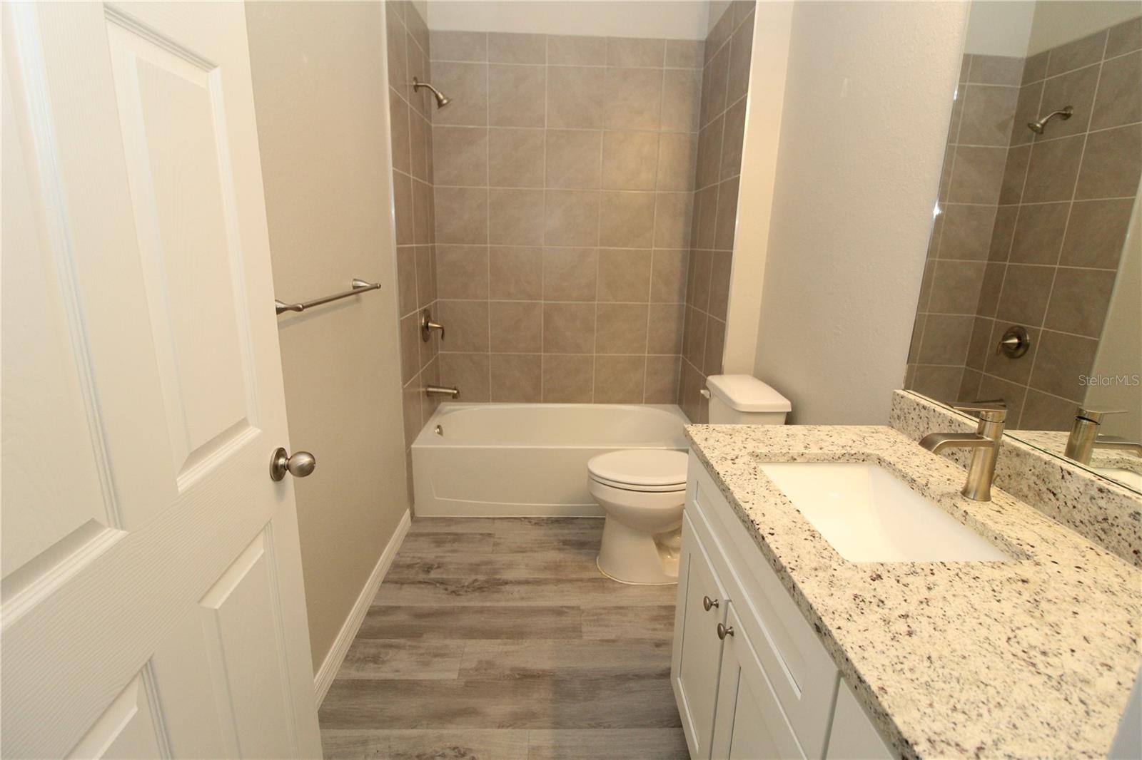 1888 FRANKLIN LN — photo 31