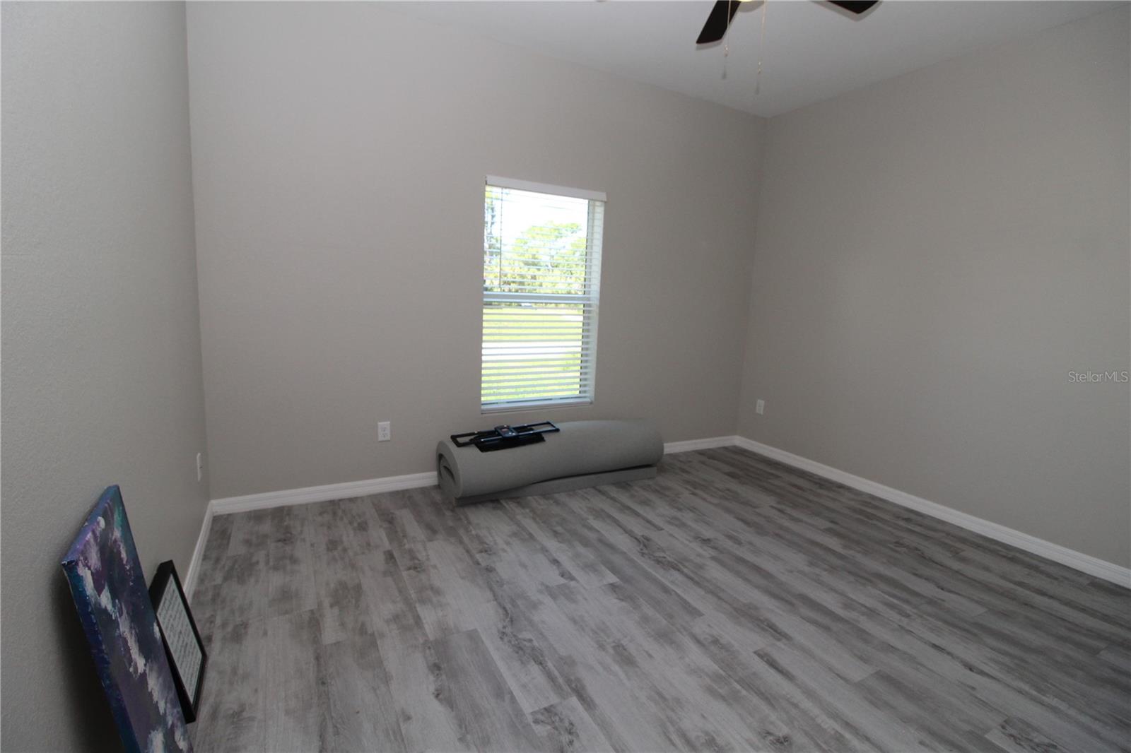 1888 FRANKLIN LN — photo 32