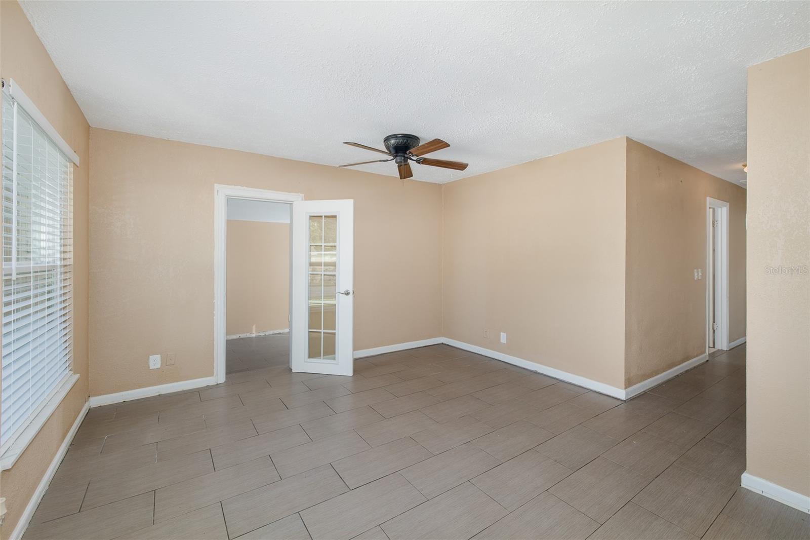 4403 GANDY CIR — photo 11
