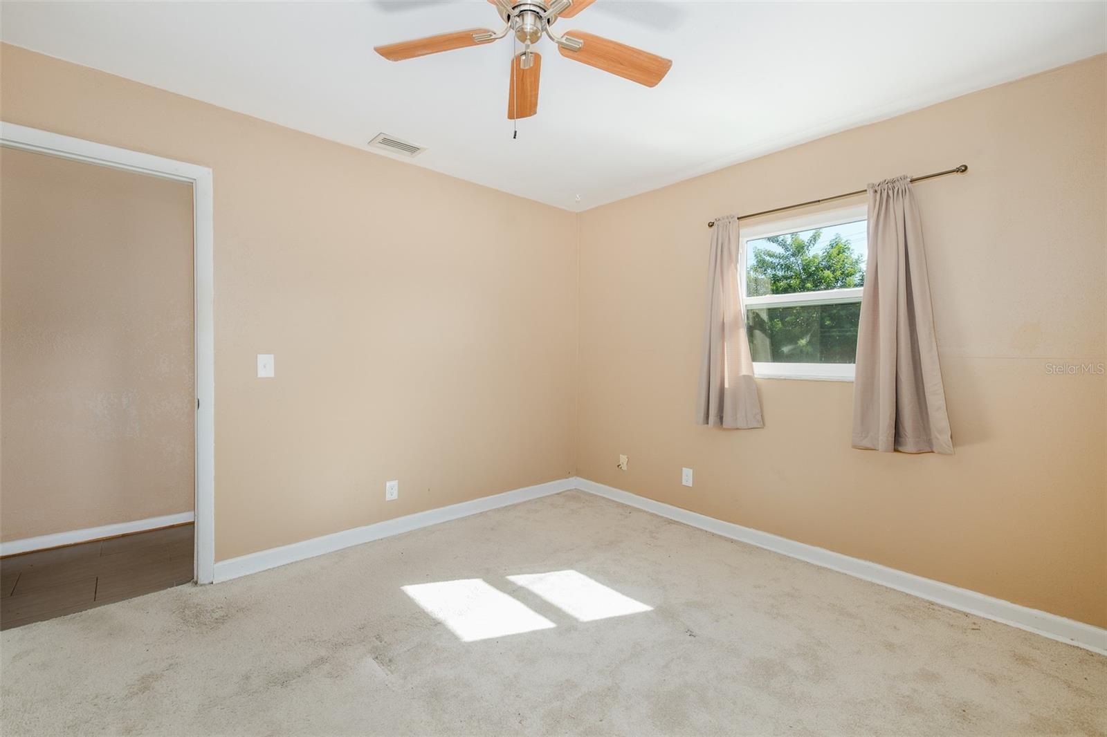 4403 GANDY CIR — photo 29