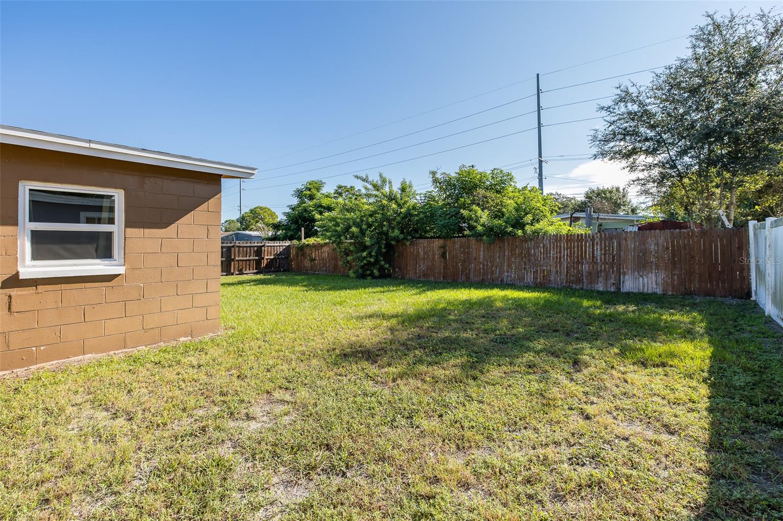 4403 GANDY CIR — photo 40
