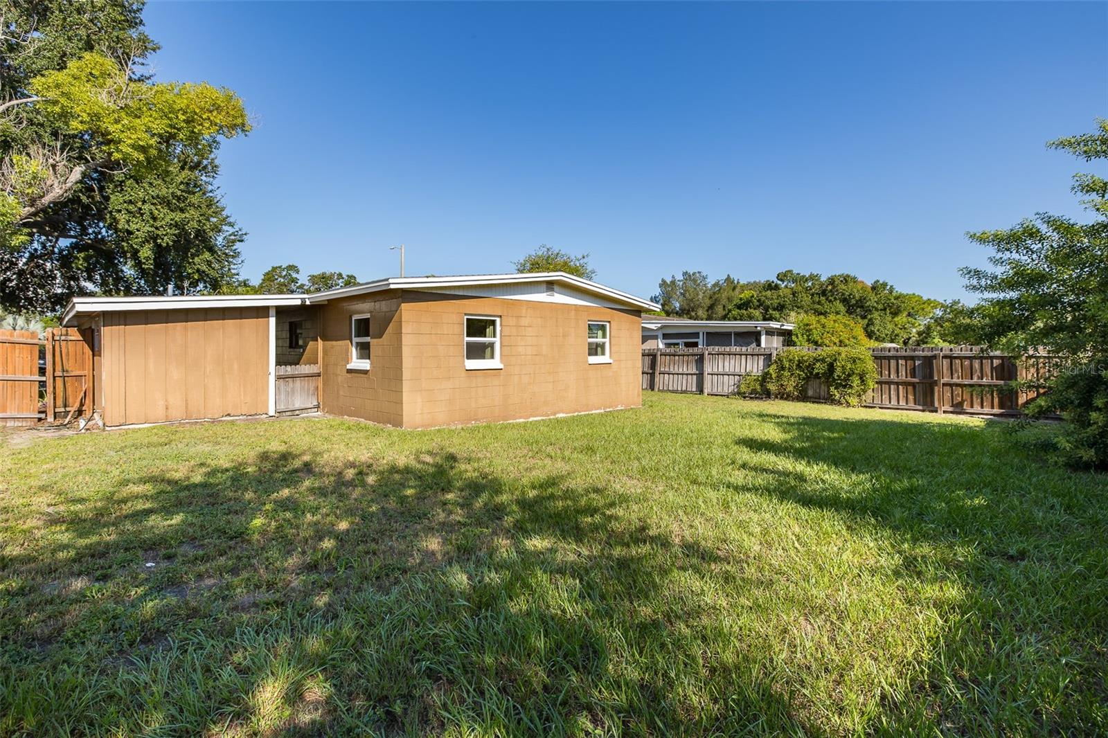 4403 GANDY CIR — photo 38