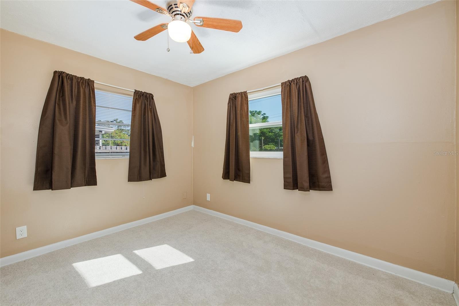 4403 GANDY CIR — photo 17