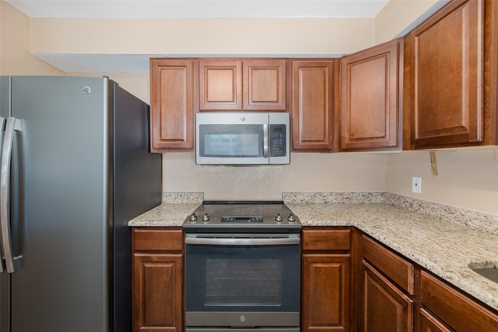 4403 GANDY CIR — photo 14