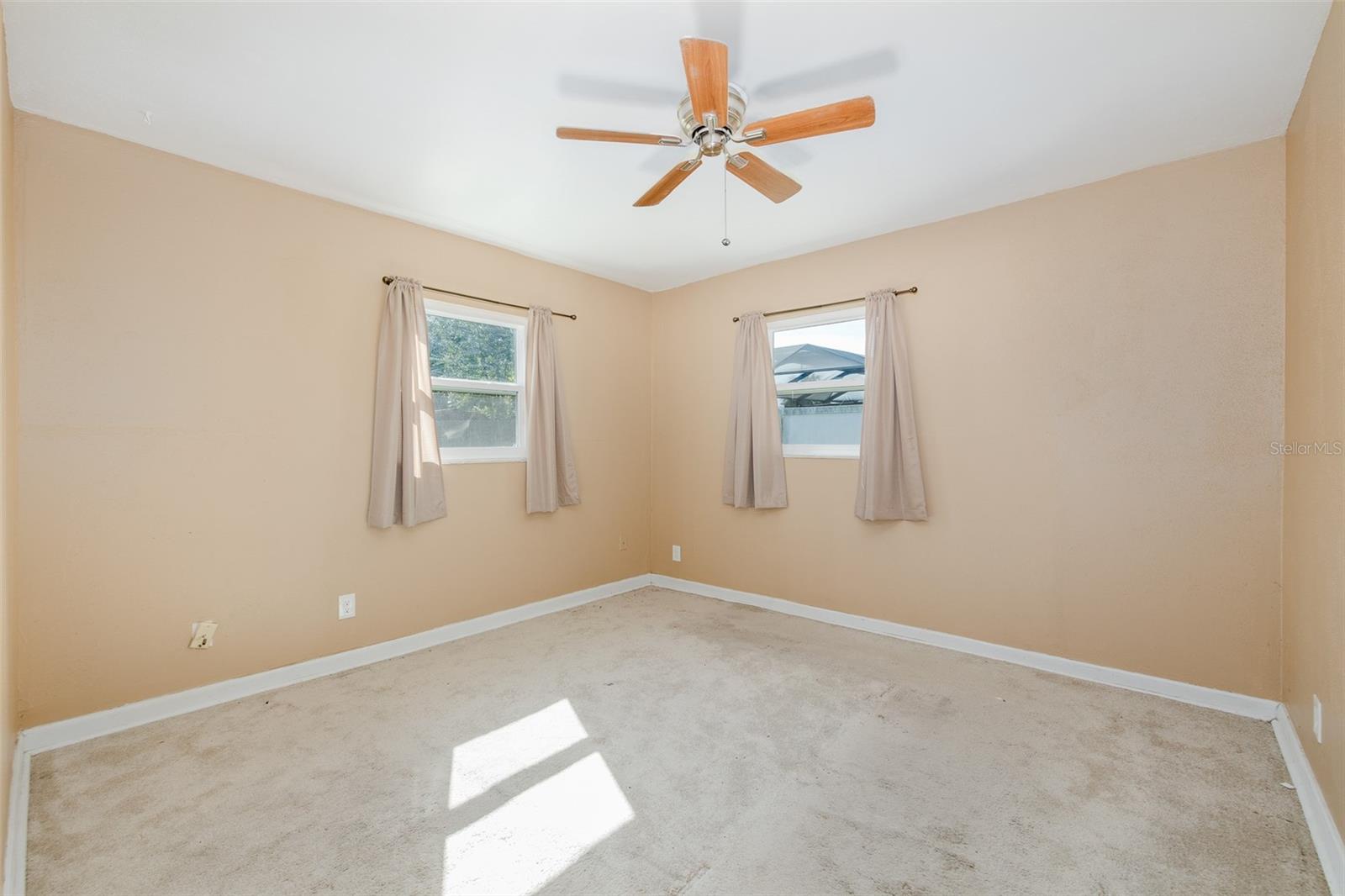 4403 GANDY CIR — photo 28