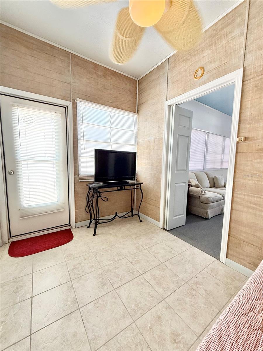 603 S GREEN CIR — photo 24