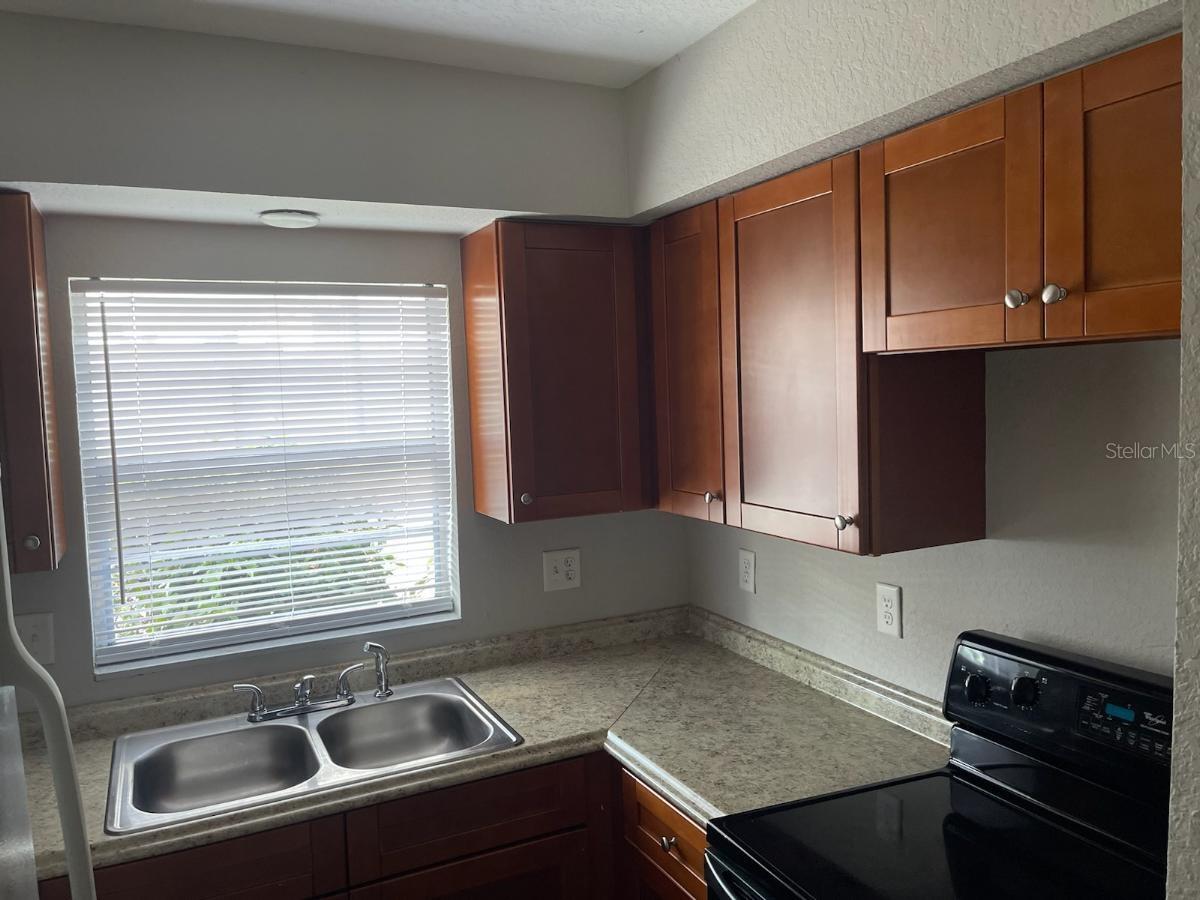9027 WESTCHESTER CIR #A — photo 2