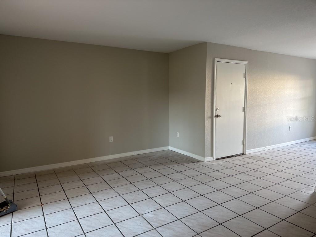 9027 WESTCHESTER CIR #A — photo 8