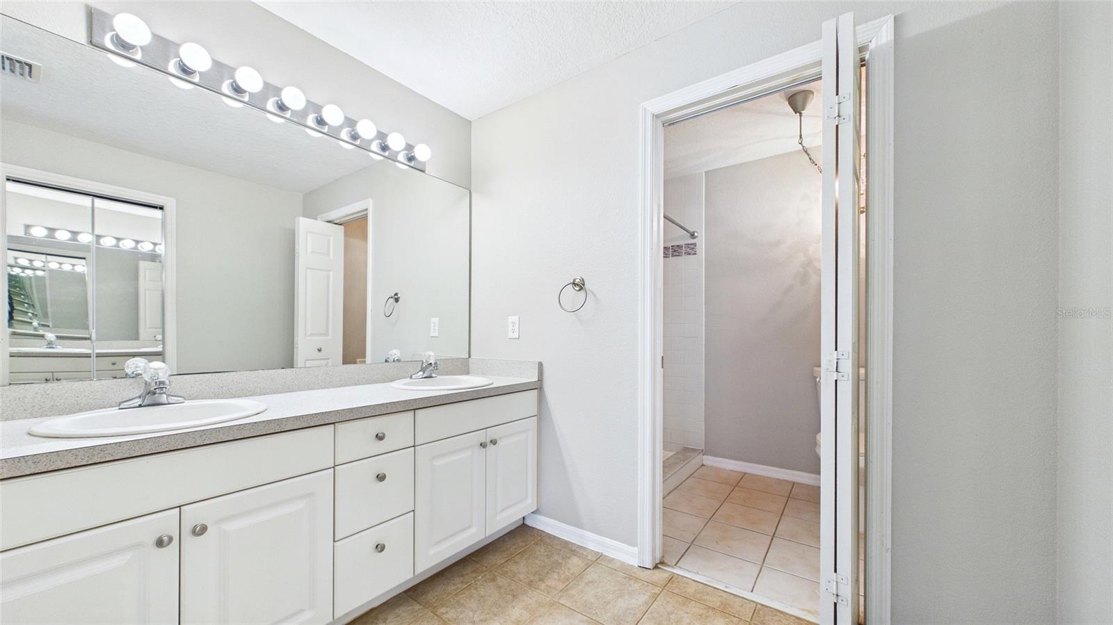 4202 W NORTH B ST #B — photo 3