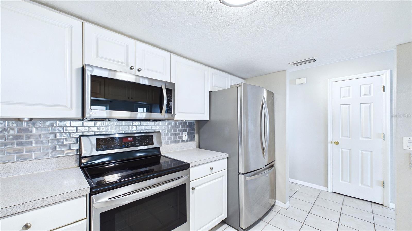 4202 W NORTH B ST #B — photo 6
