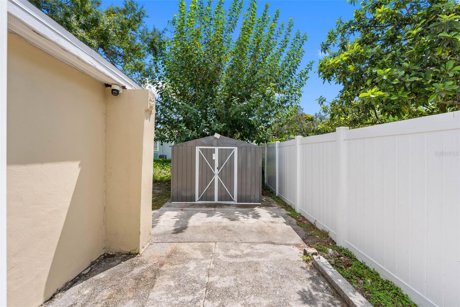 2405 E ANNIE ST — photo 9