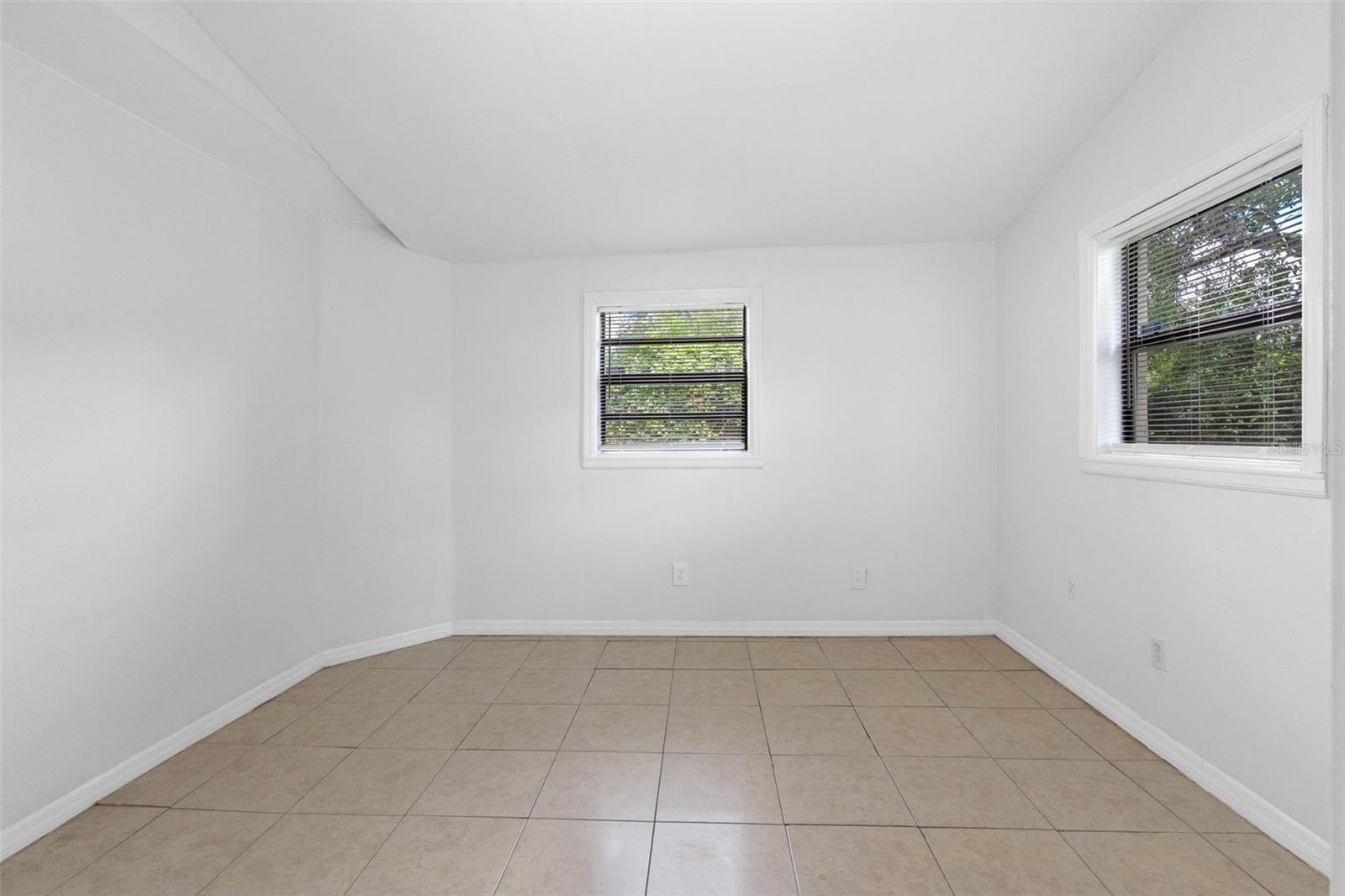 2405 E ANNIE ST — photo 34