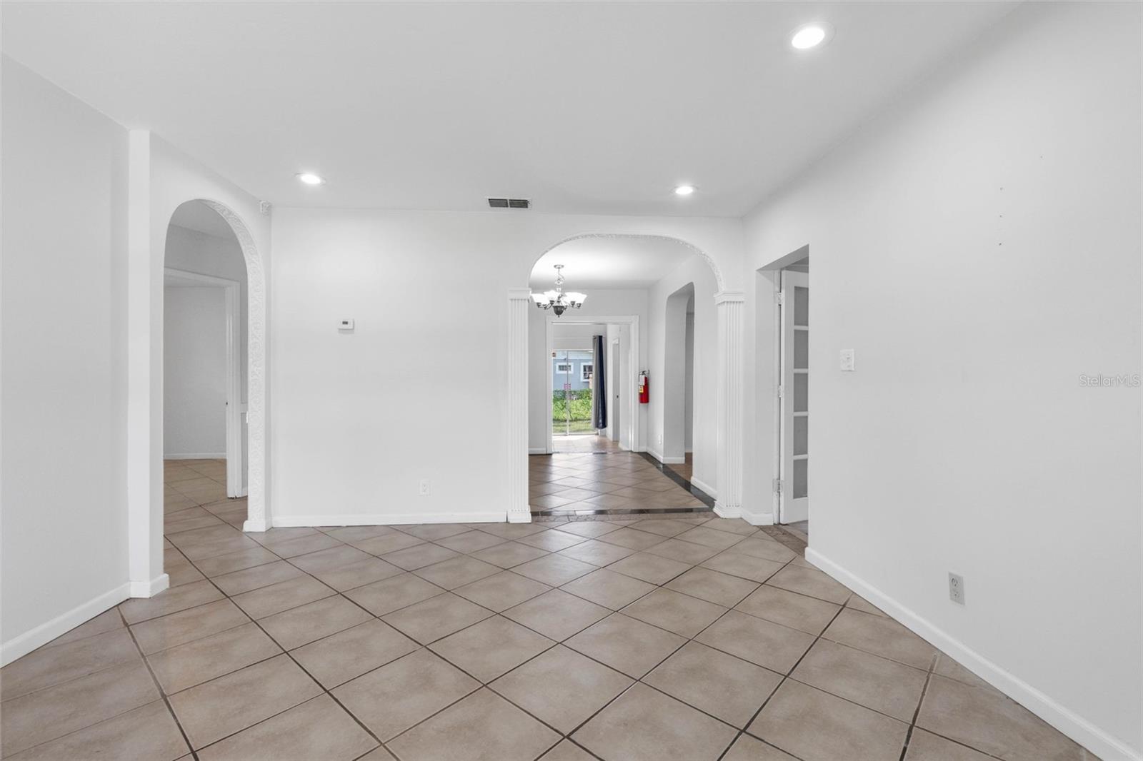 2405 E ANNIE ST — photo 12