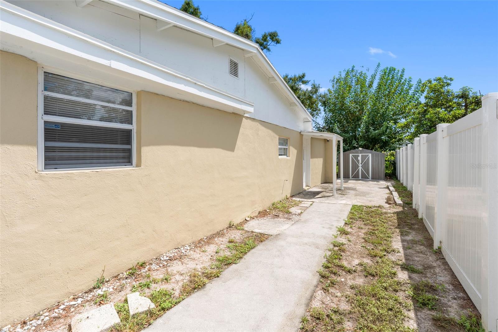 2405 E ANNIE ST — photo 8