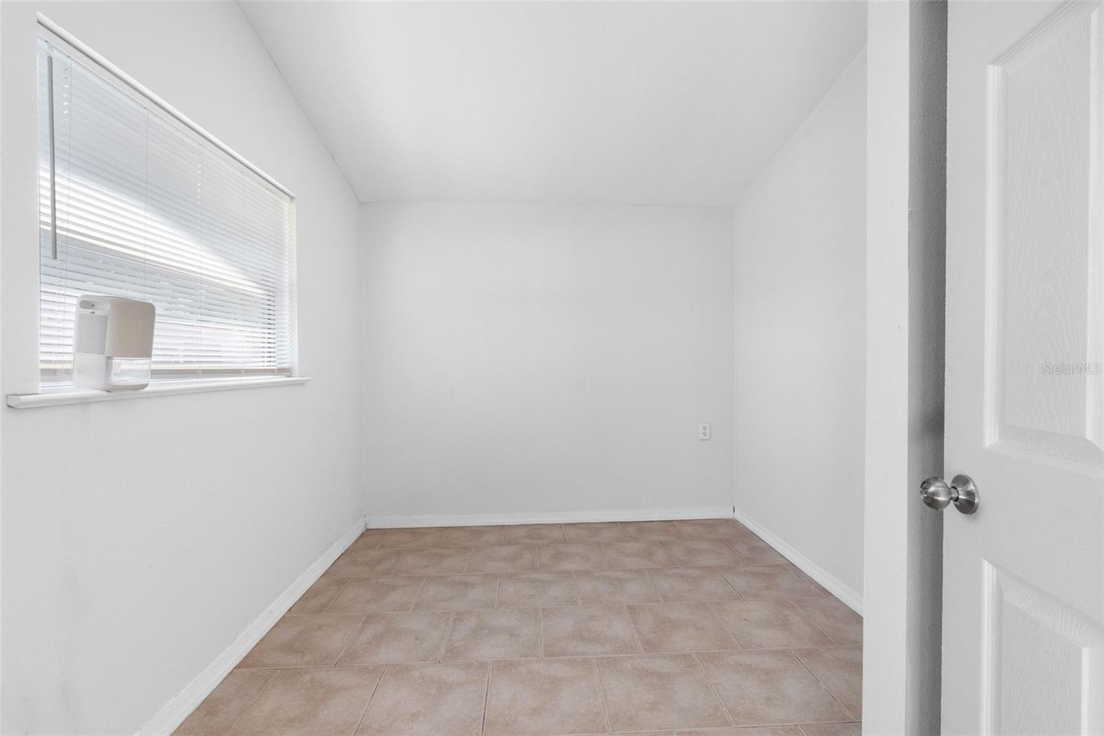 2405 E ANNIE ST — photo 31