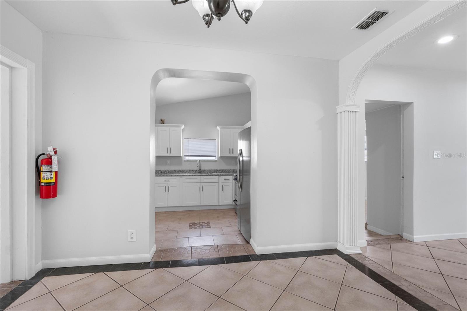 2405 E ANNIE ST — photo 16