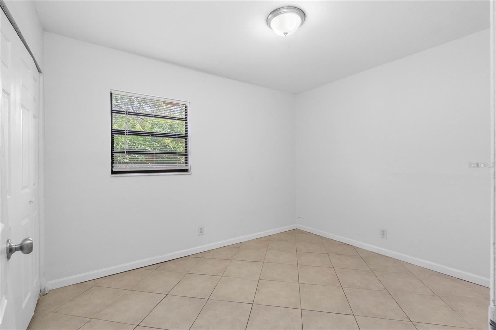 2405 E ANNIE ST — photo 24