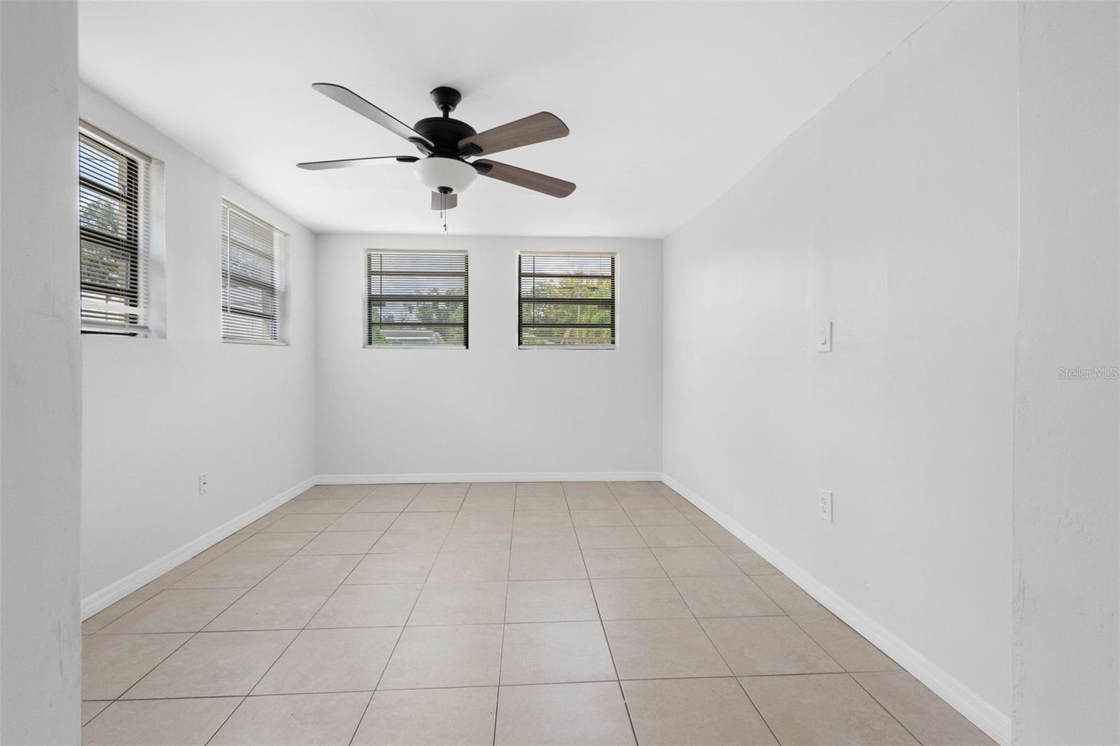 2405 E ANNIE ST — photo 21