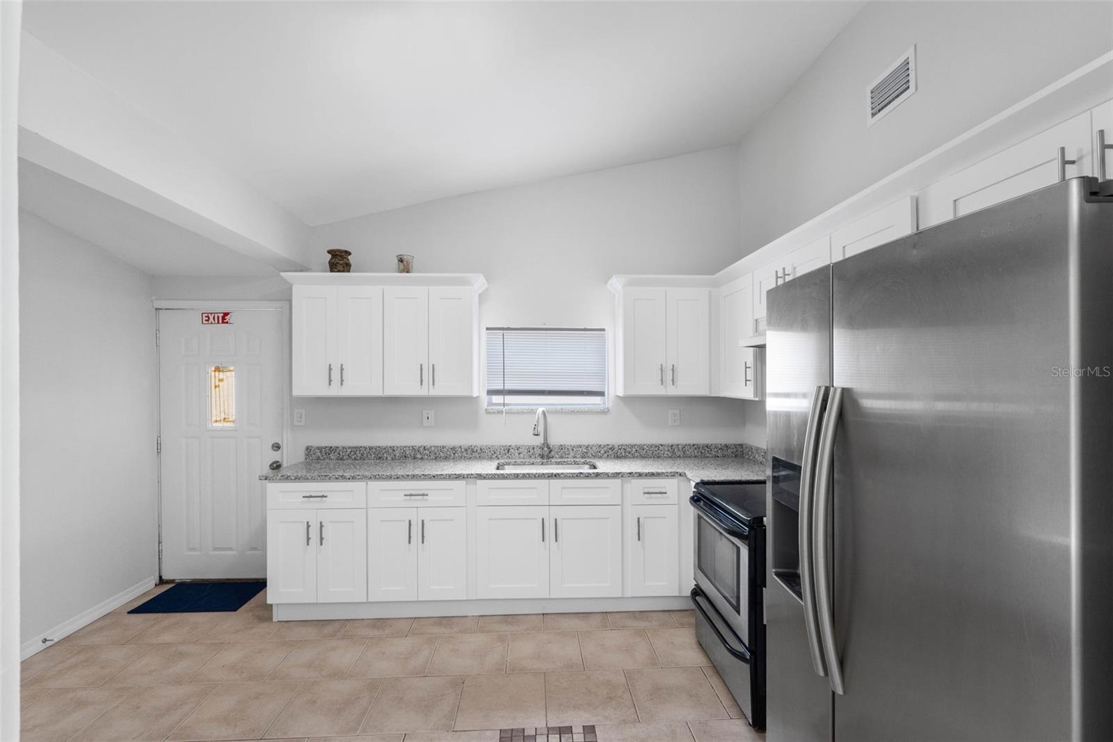 2405 E ANNIE ST — photo 17