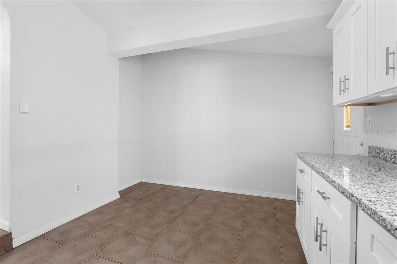 2405 E ANNIE ST — photo 19