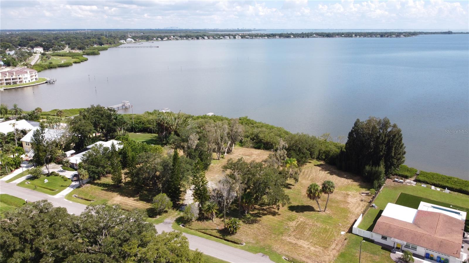 3825 SHORE BLVD — photo 3