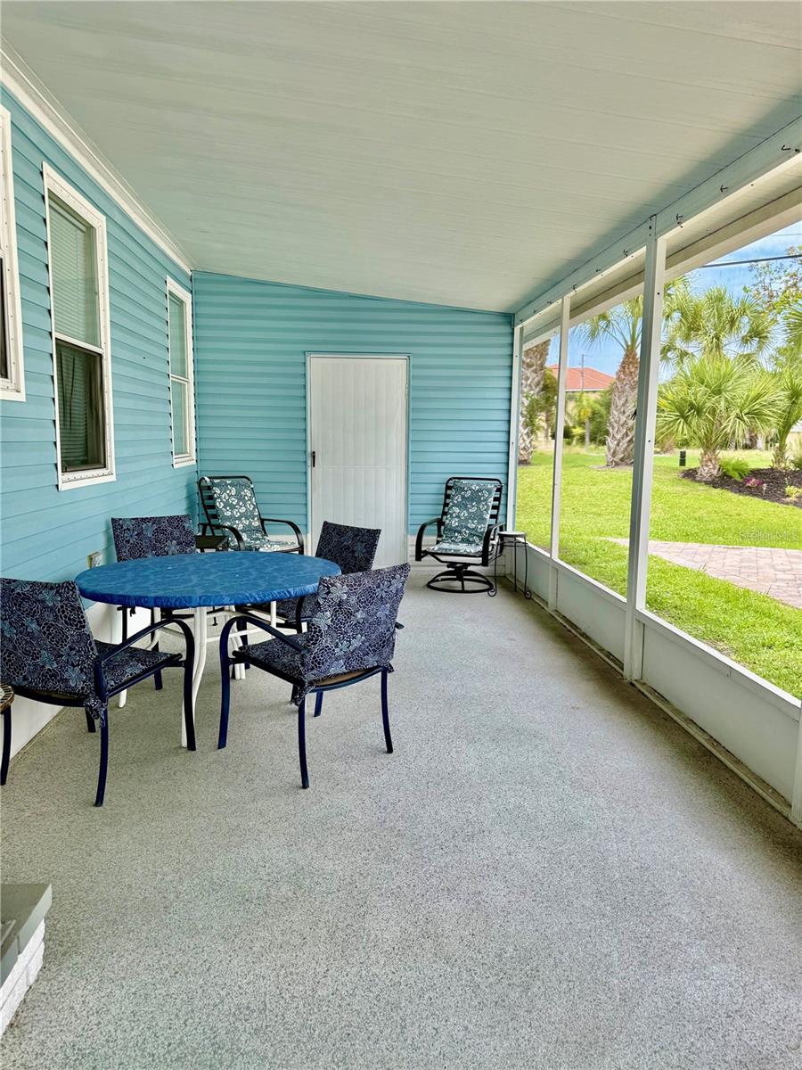 615 S GREEN CIR — photo 3