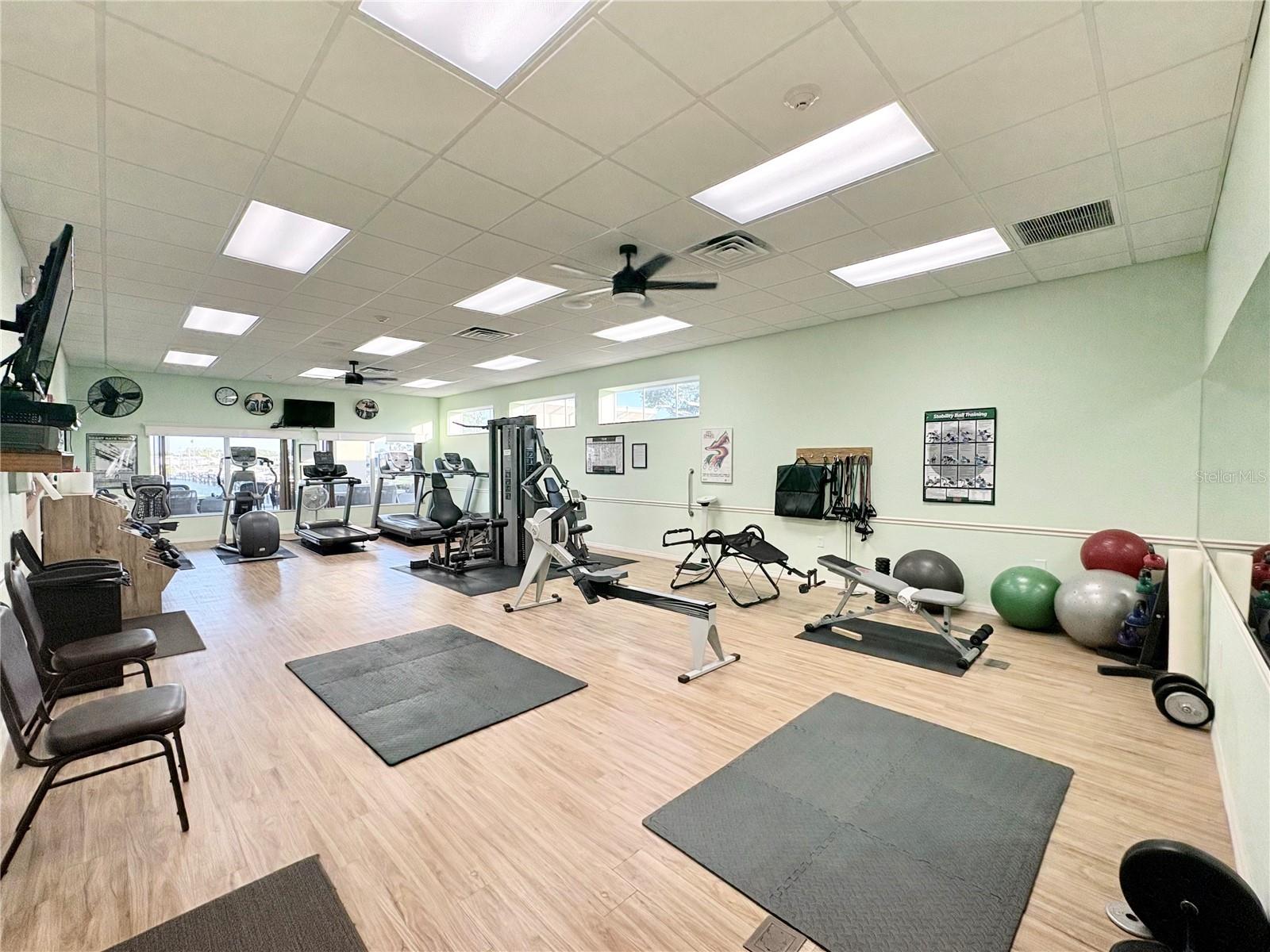 615 S GREEN CIR — photo 33