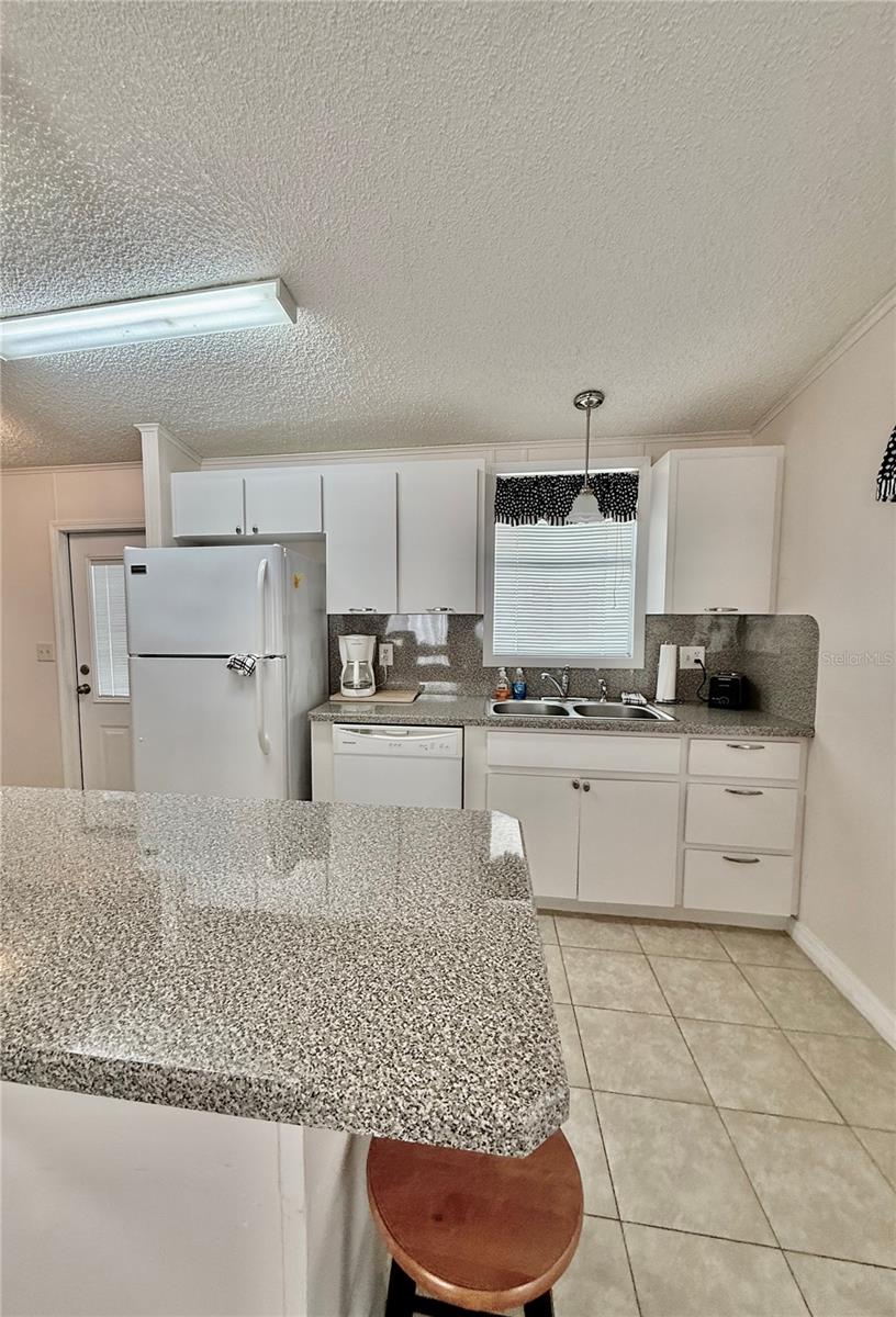 615 S GREEN CIR — photo 9