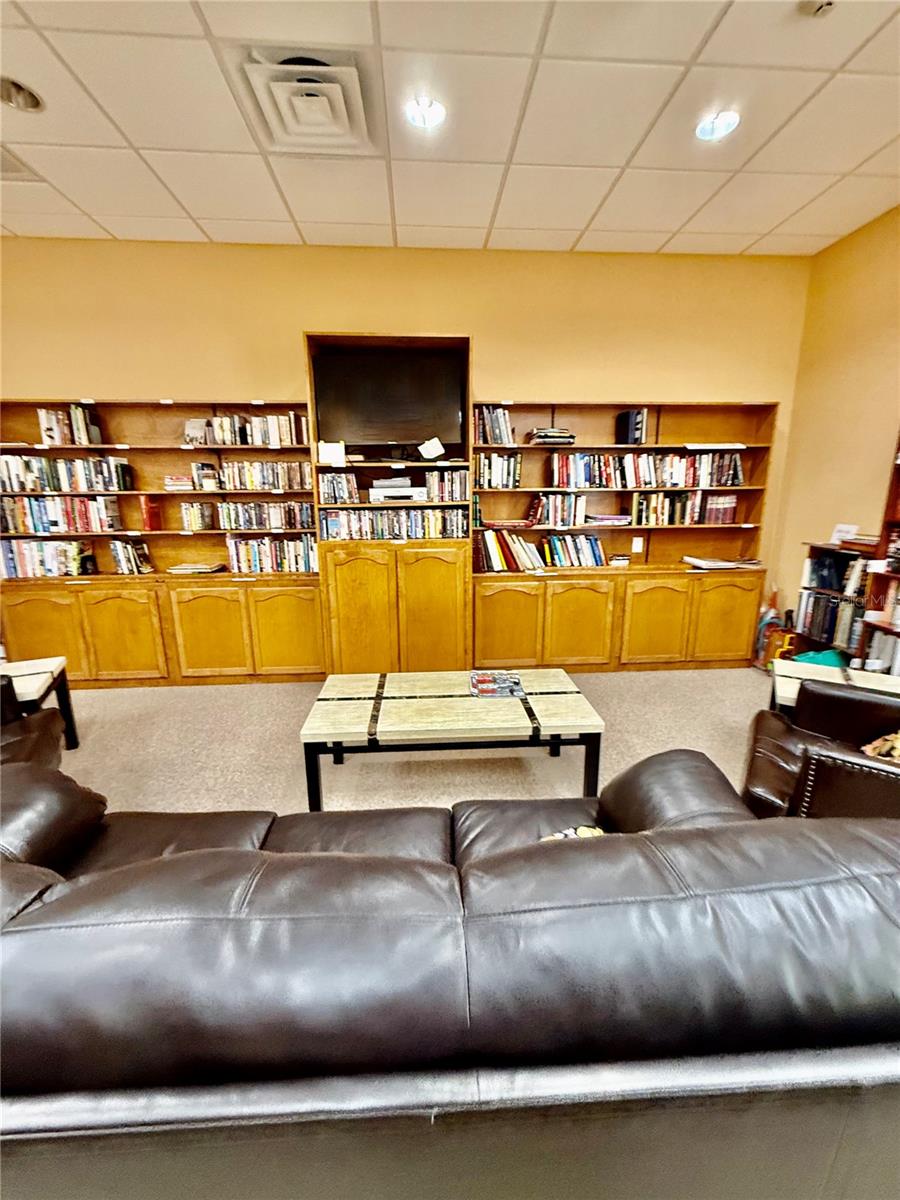 615 S GREEN CIR — photo 42