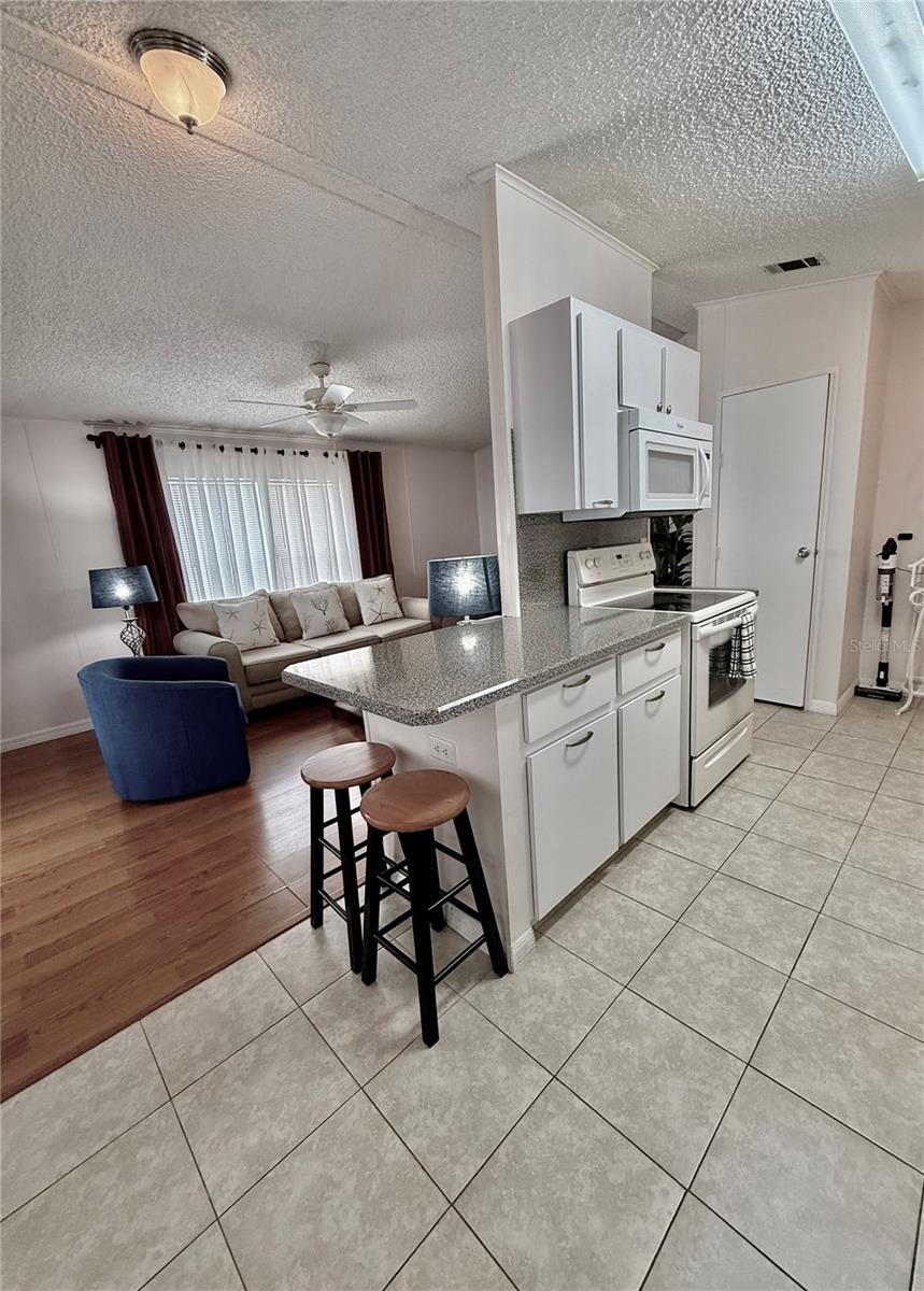615 S GREEN CIR — photo 6