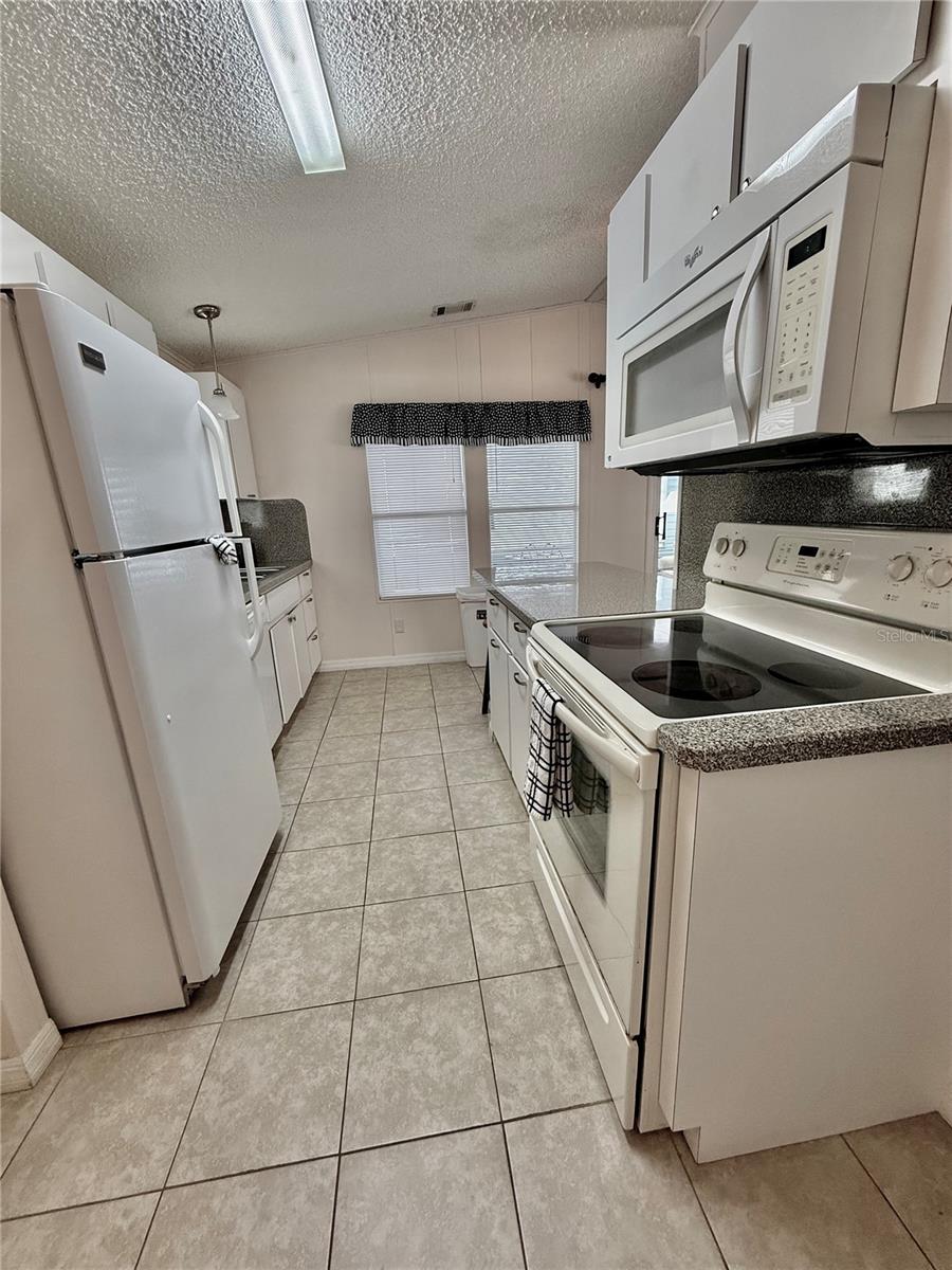 615 S GREEN CIR — photo 10