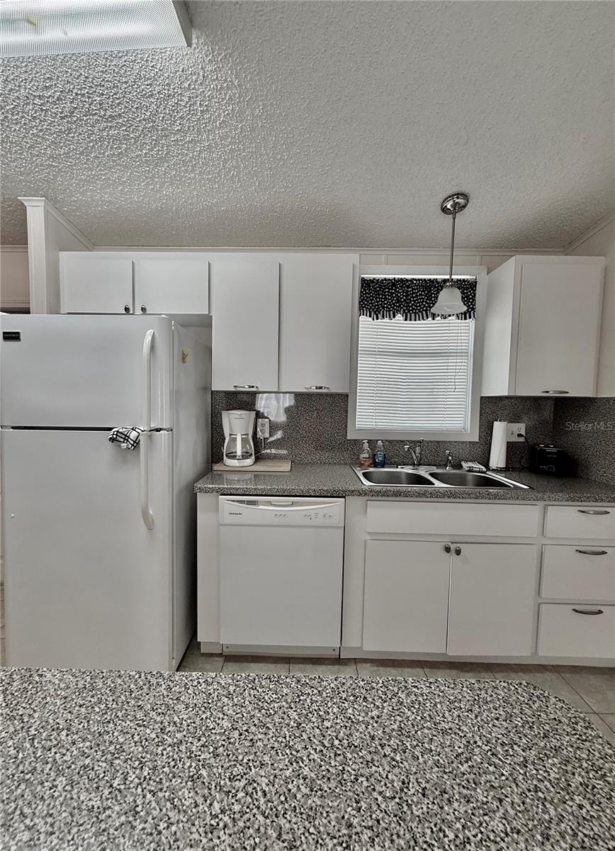 615 S GREEN CIR — photo 8