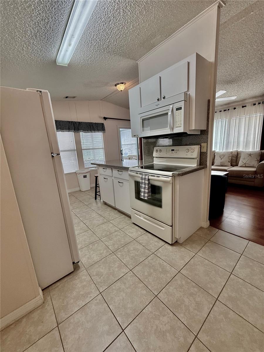615 S GREEN CIR — photo 11