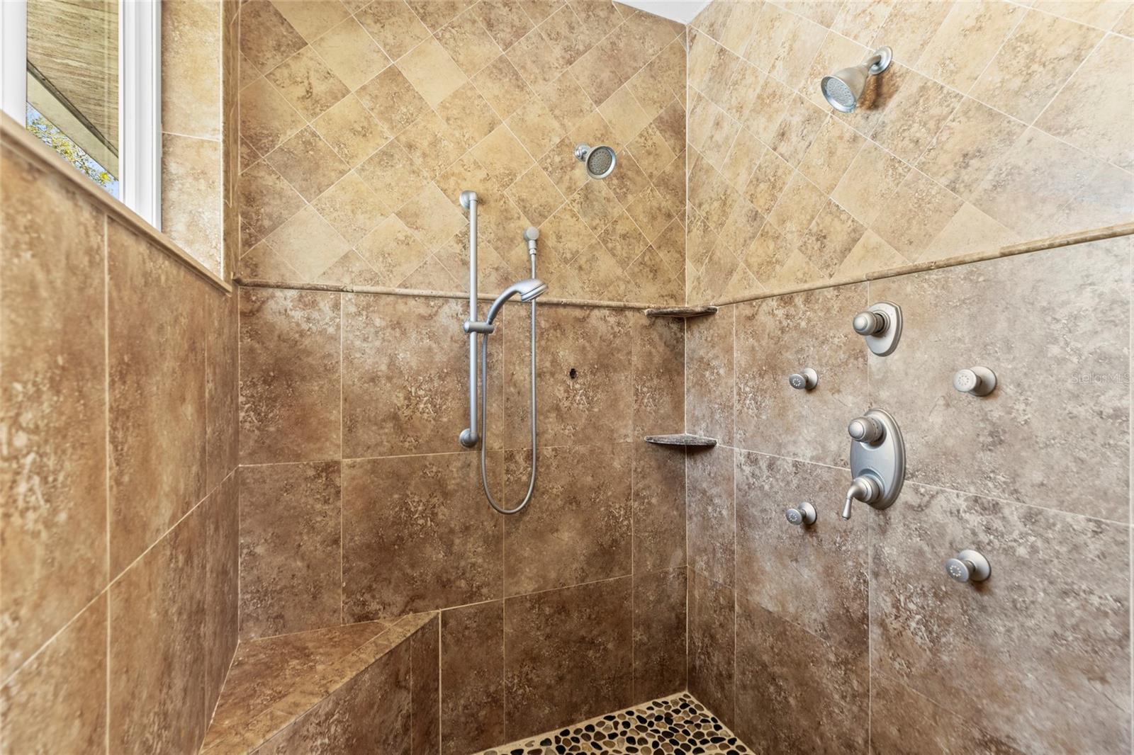 5657 OCEANIC RD — photo 33